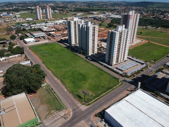 Terreno com 12300m², à venda, no bairro Parque Oeste Industrial Prolongamento em Goiânia