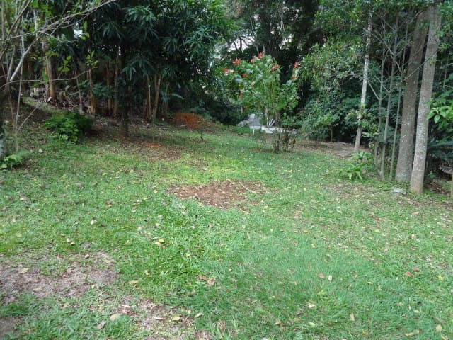 Terreno à venda, no bairro Pedro do Rio em Petrópolis