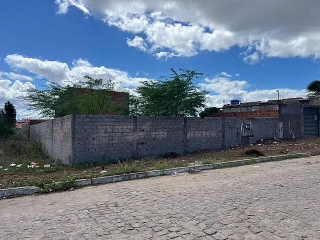 Terreno com 300m², à venda, no bairro Tancredo Neves II em Paulo Afonso