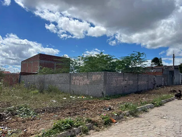 Terreno com 300m², à venda, no bairro Tancredo Neves II em Paulo Afonso