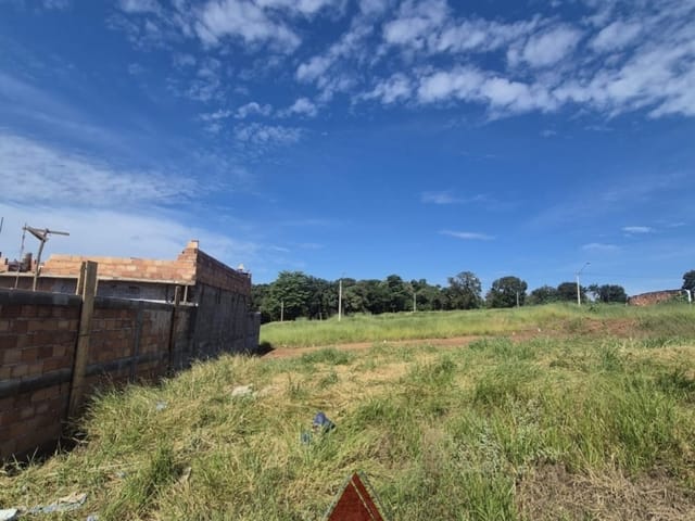 Terreno com 160m², à venda, no bairro Abaeté em Franca