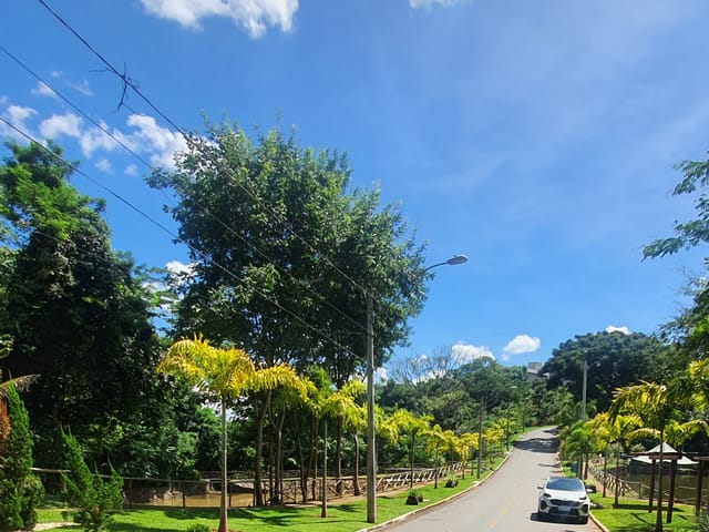 Terreno com 807m², à venda, no bairro Condomínio do Lago em Goiânia