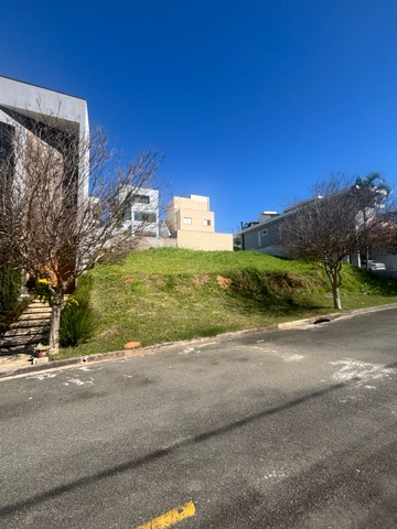 Terreno com 250m², à venda, no bairro Loteamento Terras de Genova em Jundiaí