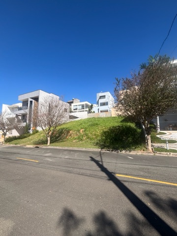 Terreno com 250m², à venda, no bairro Loteamento Terras de Genova em Jundiaí