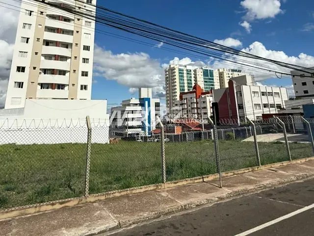 Terreno com 1900m², à venda, no bairro Centro em Ponta Grossa