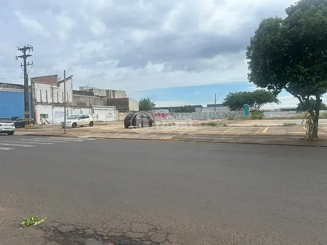 Terreno com 2000m², à venda, no bairro Centro em Londrina