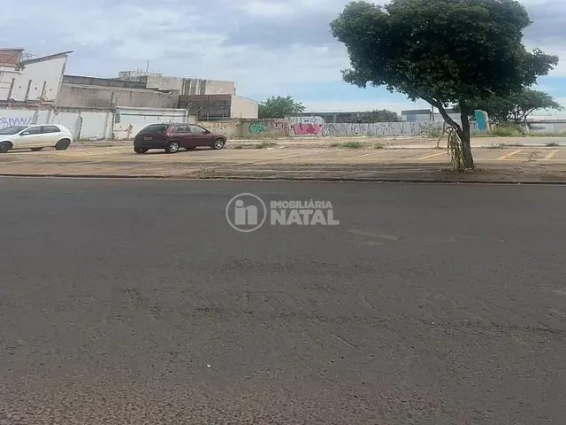 Terreno com 2000m², à venda, no bairro Centro em Londrina