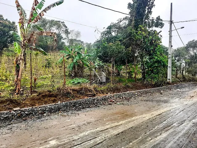 Terreno com 568m², à venda, no bairro Balneário Bambuí (Ponta Negra) em Maricá