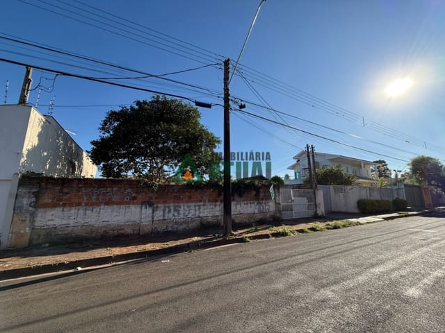 Terreno com 392m², à venda, no bairro Caravelle em Londrina