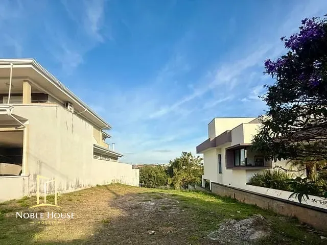 Terreno com 412m², à venda, no bairro Fazenda Santana em Valinhos