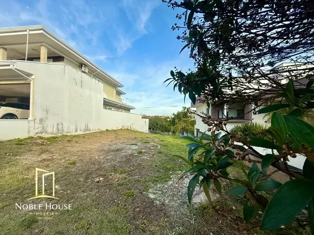 Terreno com 412m², à venda, no bairro Fazenda Santana em Valinhos