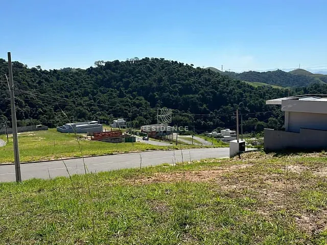 Terreno com 370m², à venda, no bairro Casa de Pedra em Volta Redonda