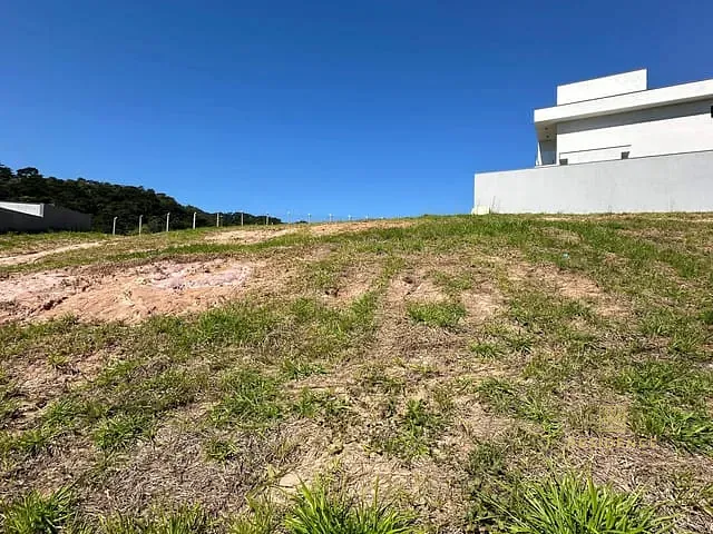 Terreno com 370m², à venda, no bairro Casa de Pedra em Volta Redonda