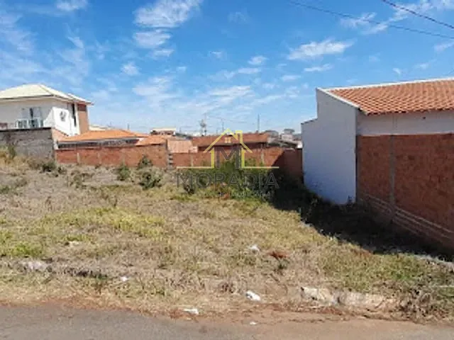 Terreno com 200m², à venda, no bairro Centro em Guaxupé