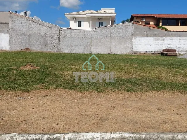 Terreno com 256m², à venda, no bairro Jardim Santa Teresa em Taubaté