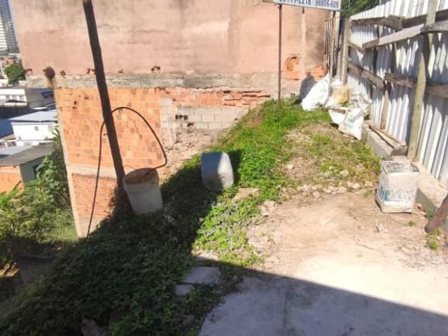 Terreno com 240m², à venda, no bairro São Mateus em Juiz de Fora