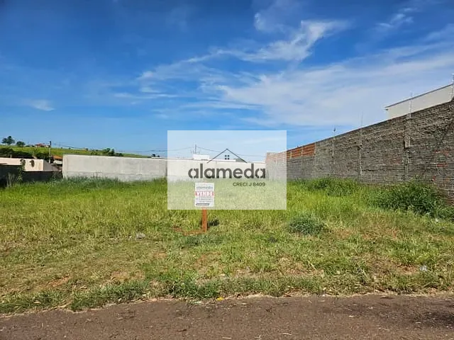 Terreno com 250m², à venda, no bairro Jardim Maria Estela em Jacarezinho