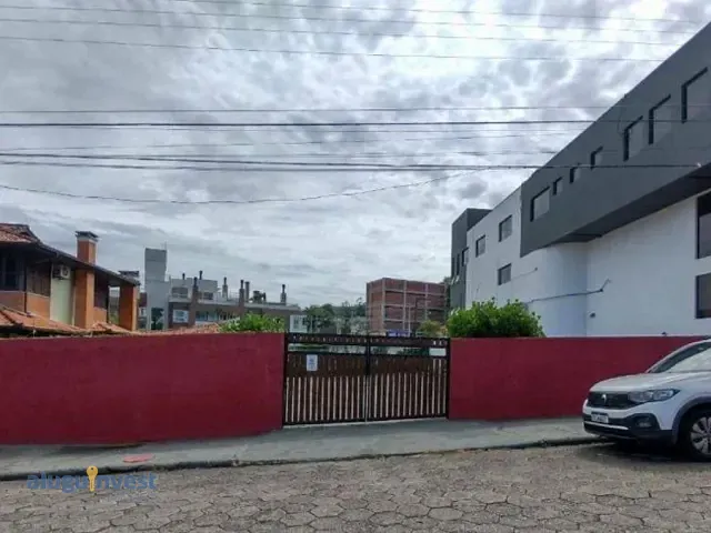 Terreno com 477m², à venda, no bairro Córrego Grande em Florianópolis
