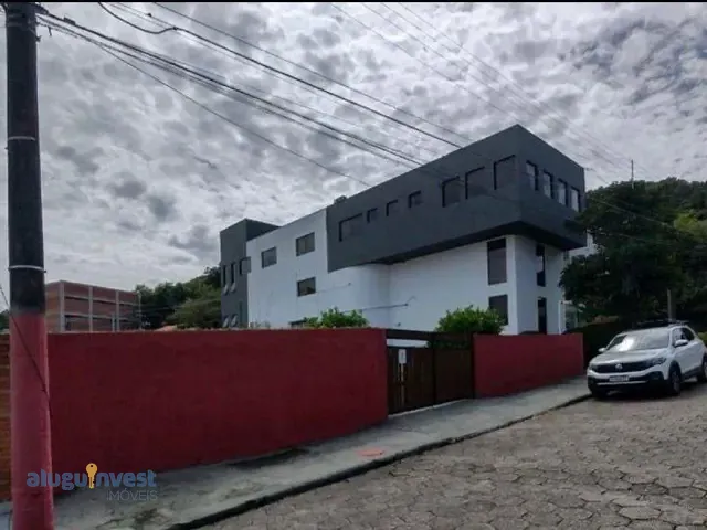 Terreno com 477m², à venda, no bairro Córrego Grande em Florianópolis