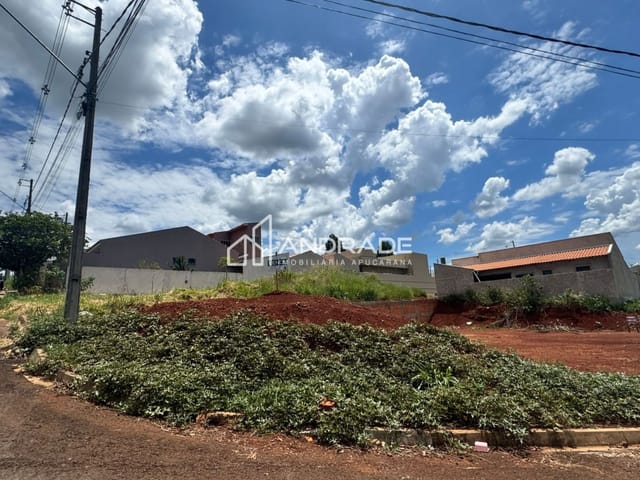 Terreno com 472m², à venda, no bairro Nucleo Habitacional Papa Joao Paulo I em Apucarana
