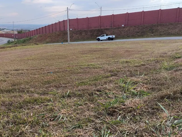 Terreno com 390m², à venda, no bairro Jardins Nápoles em Senador Canedo