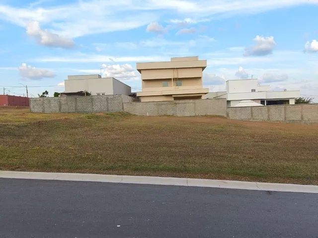 Terreno com 390m², à venda, no bairro Jardins Nápoles em Senador Canedo