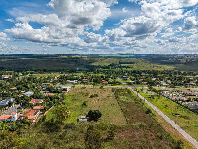 Terreno com 20000m², à venda, no bairro Park Way em Brasília