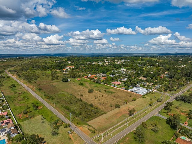 Terreno com 20000m², à venda, no bairro Park Way em Brasília