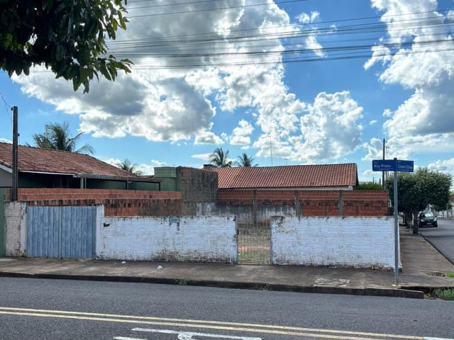 Terreno com 265m², à venda, no bairro centro em Buritama