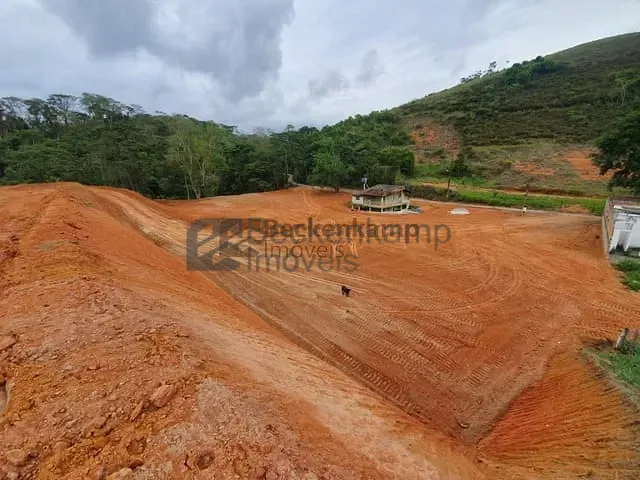 Terreno com 30000m², à venda, no bairro Jaqueira em Piraí