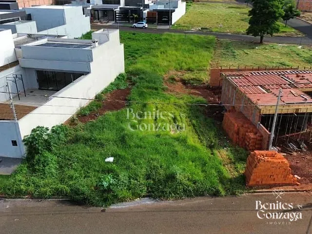 Terreno com 308m², à venda, no bairro Bom Jardim em Maringá