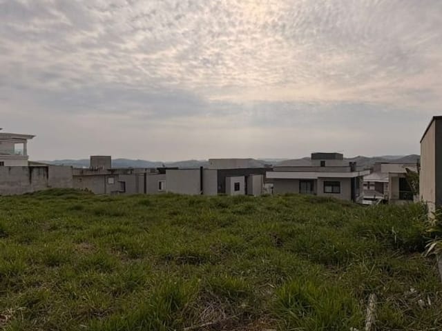 Terreno com 450m², à venda, no bairro Condomínio Residencial Jaguary em São José dos Campos