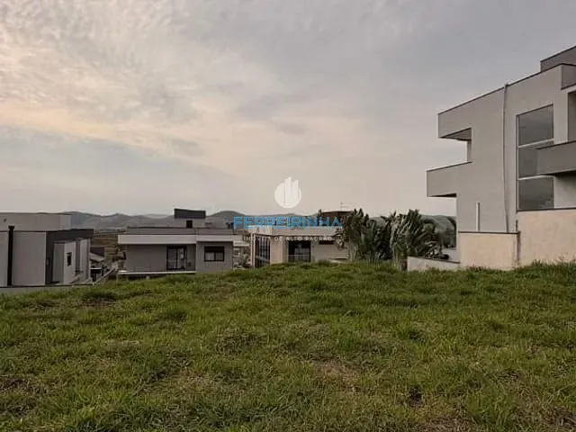 Terreno com 450m², à venda, no bairro Condomínio Residencial Jaguary em São José dos Campos