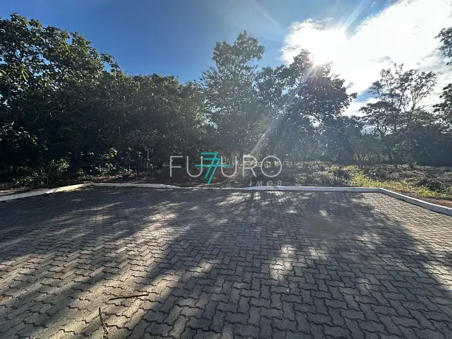 Terreno com 1400m², à venda, no bairro Setor Habitacional Jardim Botânico em Brasília