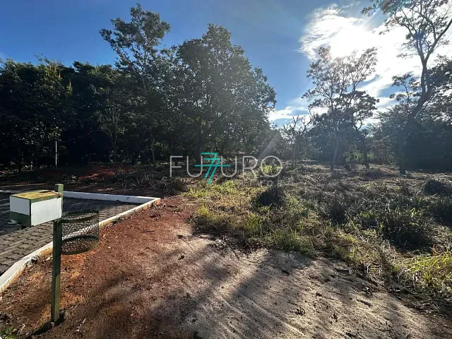 Terreno com 1400m², à venda, no bairro Setor Habitacional Jardim Botânico em Brasília