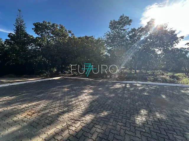 Terreno com 1400m², à venda, no bairro Setor Habitacional Jardim Botânico em Brasília