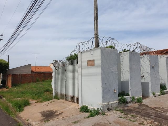 Terreno com 266m², à venda, no bairro Jardim Sao Genaro em Birigui