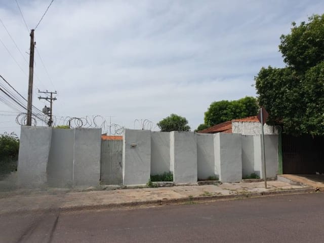 Terreno com 266m², à venda, no bairro Jardim Sao Genaro em Birigui