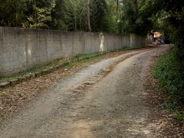 Terreno com 1940m², à venda, no bairro Samambaia em Petrópolis