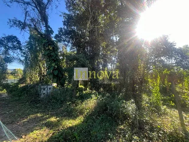 Terreno com 490m², à venda, no bairro Jardim das Gaivotas em Caraguatatuba