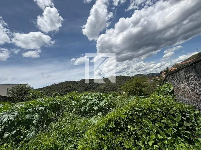 Terreno com 422m², à venda, no bairro Pimenteiras em Teresópolis