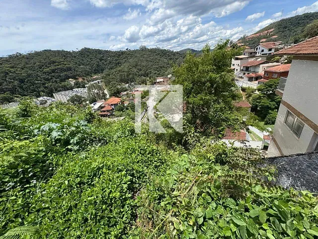 Terreno com 422m², à venda, no bairro Pimenteiras em Teresópolis
