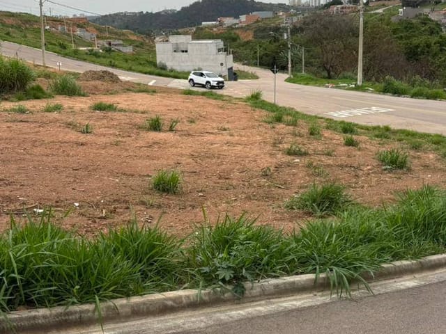 Terreno com 349m², à venda, no bairro Parque Petrópollis em Várzea Paulista