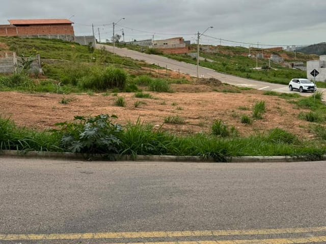 Terreno com 349m², à venda, no bairro Parque Petrópollis em Várzea Paulista