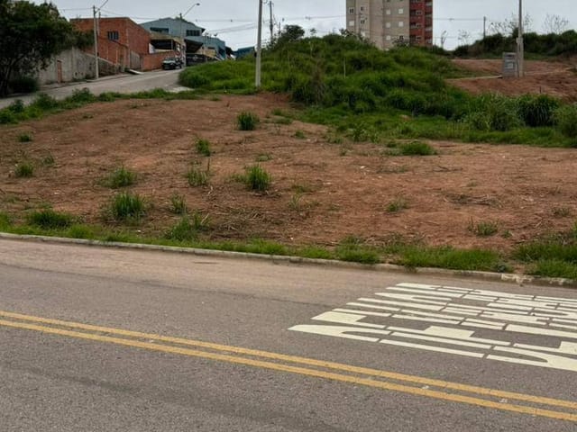 Terreno com 349m², à venda, no bairro Parque Petrópollis em Várzea Paulista