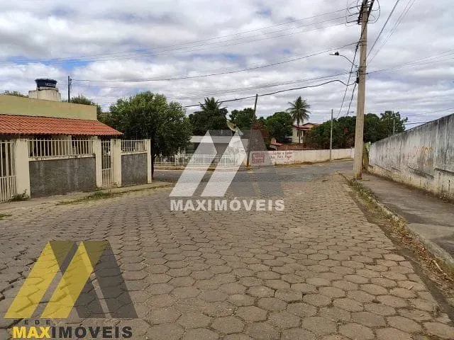 Terreno com 500m², à venda, no bairro Centro em Araçuaí