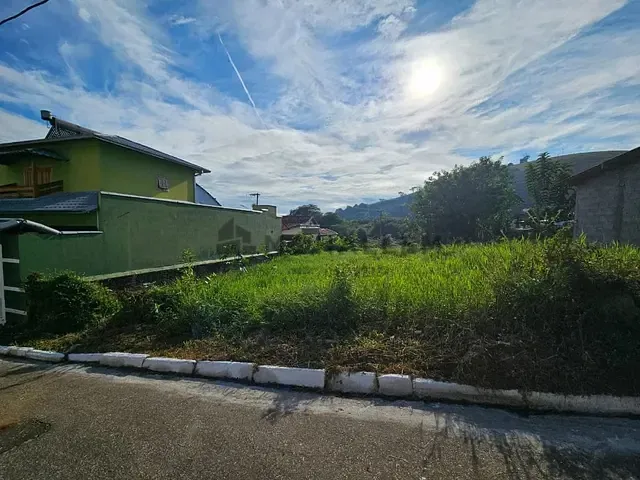 Terreno com 640m², à venda, no bairro Centro em Piranguinho