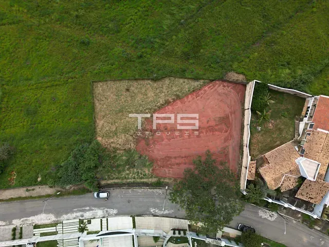 Terreno com 1400m², à venda, no bairro Village Mantiqueira em Guaratinguetá