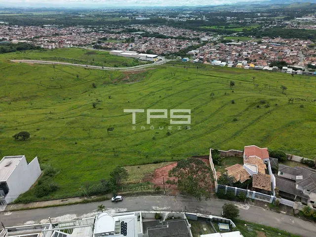 Terreno com 1400m², à venda, no bairro Village Mantiqueira em Guaratinguetá