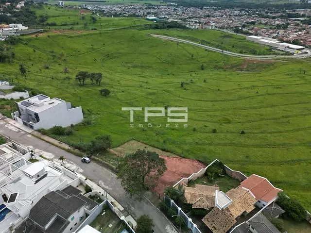 Terreno com 1400m², à venda, no bairro Village Mantiqueira em Guaratinguetá